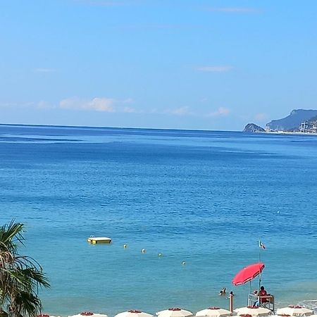 Tramonto Sul Mare - Sea Suite Savona Buitenkant foto