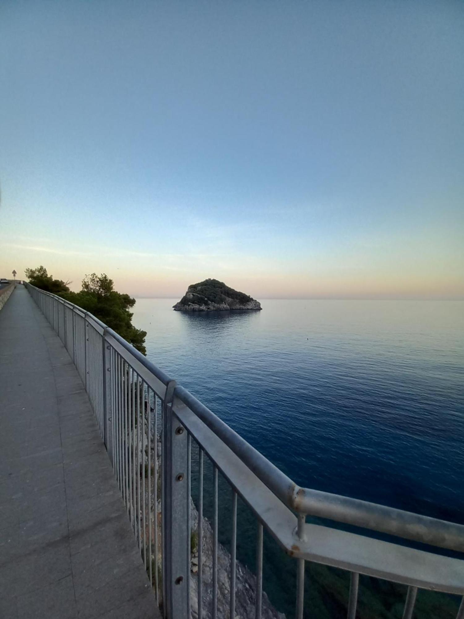 Tramonto Sul Mare - Sea Suite Savona Buitenkant foto