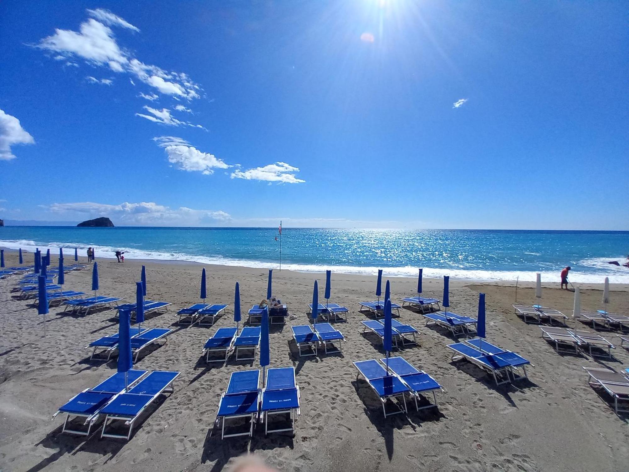 Tramonto Sul Mare - Sea Suite Savona Buitenkant foto